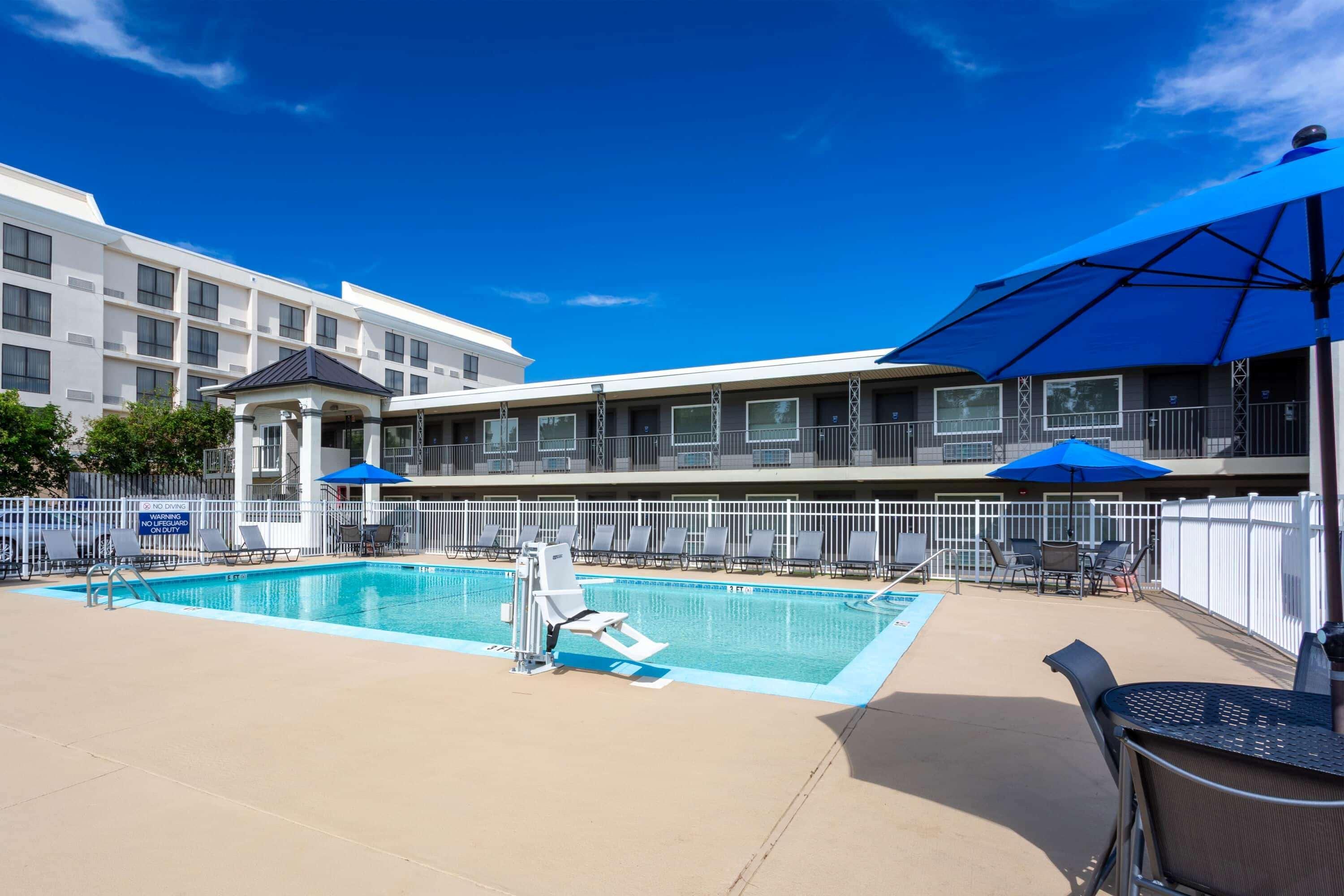 Days Inn By Wyndham Wilmington / University מראה חיצוני תמונה