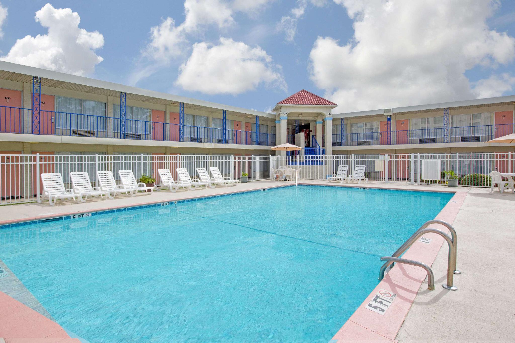 Days Inn By Wyndham Wilmington / University מראה חיצוני תמונה
